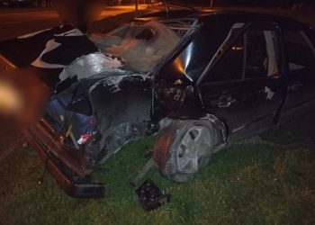 Ночное ДТП в столице: Водитель врезался в столб