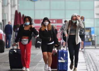 ЕС готовится открыть для туристов границы, но с условиями. О каких требованиях идет речь | VIDEO