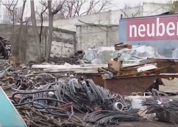 Муниципальные советники Партии «ШОР» отозвались на призыв о помощи: Жители столицы более пяти лет страдают от незаконной металлобазы | VIDEO