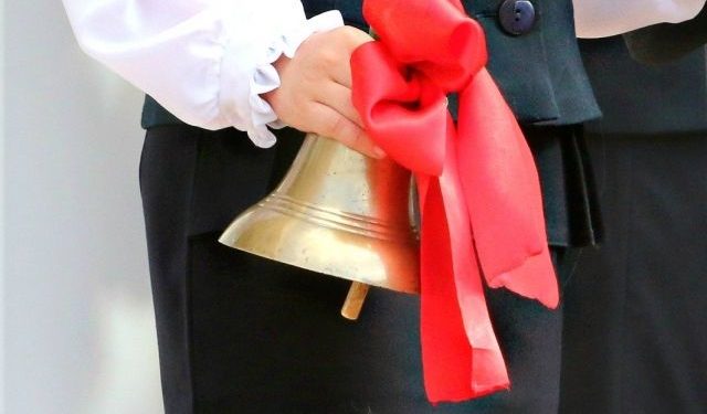 Сегодня в молдавских школах звучит «последний звонок»