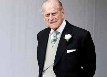 Почти через месяц. Стала известна причина смерти мужа королевы Елизаветы