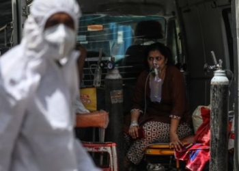 Половину COVID-больных мира обнаружили в Индии