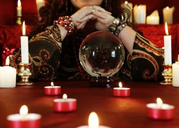 В Окнице «ясновидящая» выманила у женщины 12 тыс. леев