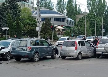 В столице произошла авария с участием четырех автомобилей