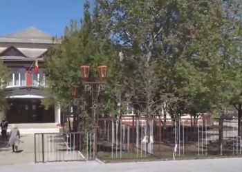 «Добрые дела продолжаются». Усилиями команды Илана Шора в селе Салчия облагородили территорию гимназии | VIDEO