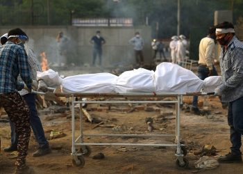 Новый анти-рекорд COVID-19 в Индии: более 248 тысяч инфицированных за сутки | VIDEO