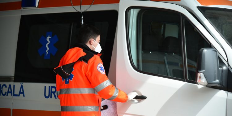 10 intoxicații cu medicamente și 7 cu alcool: Mii de persoane au solicitat ambulanța în vacanța dedicată Paștelui Blajinilor