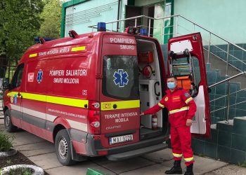 Pacientă de 57 de ani, transportată din Ucraina la Chișinău de către un echipaj SMURD