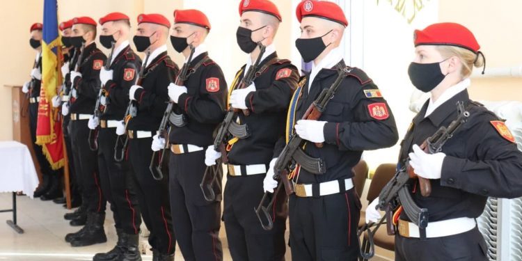 Jurământ de credință Patriei și poporului rostit de șapte carabinieri, angajați ai Unității Militare 1003