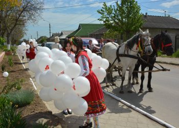 Радостные улыбки, традиционные костюмы и праздничное настроение — Городу Тараклия сегодня исполняется 208 лет | VIDEO