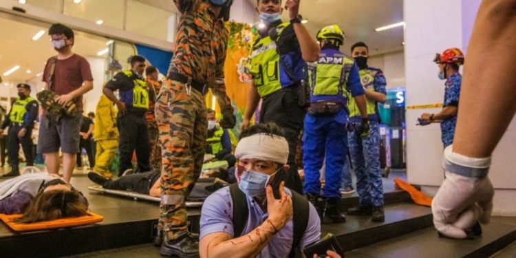 В Малайзии более 160 человек пострадали при столкновении поездов