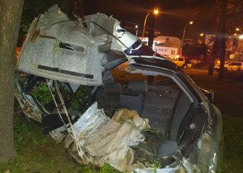 Страшная авария в Кишиневе: Автомобиль разорвало на части, водитель в коме