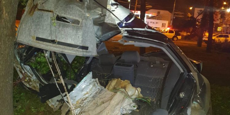 Страшная авария в Кишиневе: Автомобиль разорвало на части, водитель в коме