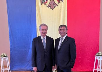 Vicepreședintele Parlamentului, Vladimir Vitiuc, a promovat Drapelul de Stat în Capitala de Nord a Rusiei | VIDEO/FOTO