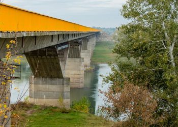 Инцидент в Зоне безопасности: Неизвестные обстреляли машину приднестровского пограничника