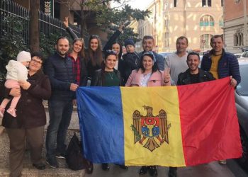 Mobilizare masivă în diasporă: Câți moldoveni aflați peste hotare s-au înregistrat în prealabil pentru a putea vota la anticipate | VIDEO