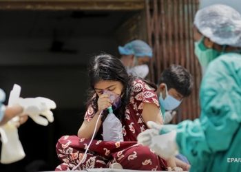 Индия девятый день обновляет мировой антирекорд по приросту COVID