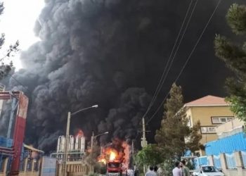 СМИ: На химзаводе в Иране произошел мощный взрыв