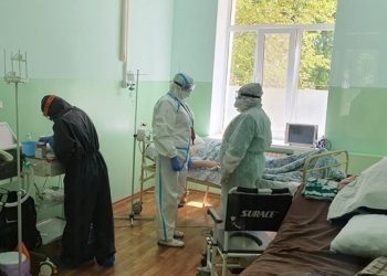 Врач рассказал о новых симптомах коронавируса