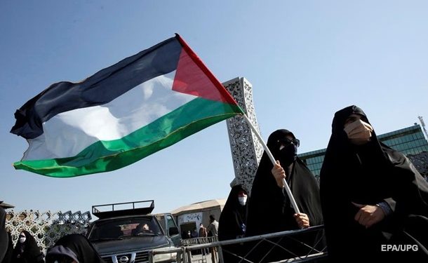 СМИ: В Иране на заводе прогремел взрыв, есть пострадавшие