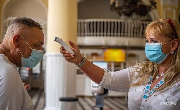 Нет желающих вакцинироваться: Венгрия раздаривает вакцины
