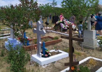 Paștele Blajinilor: Din cauza pandemiei, cimitirele din capitală au fost mai mult goale decât pline de oameni | VIDEO