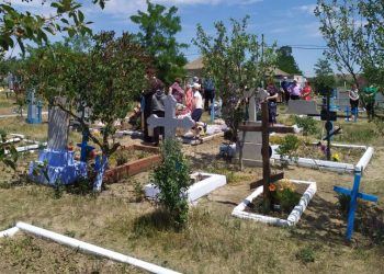 Cimitirele din Capitală vor fi deschise de Paștele Blajinilor