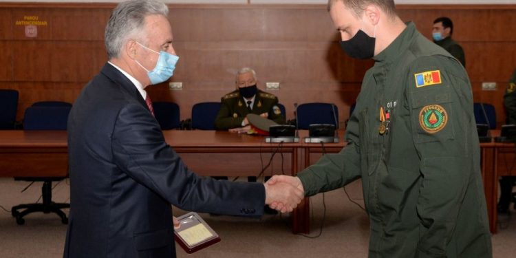 Молдавские поисковики удостоены наград Министерства обороны