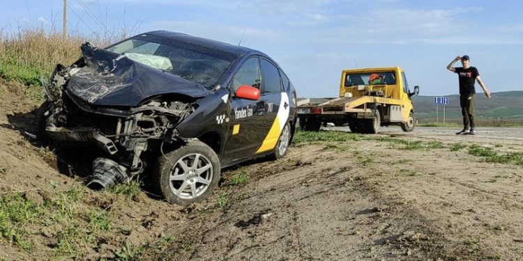 Accident violent pe traseul Chișinău-Bălți: Două mașini, grav avariate