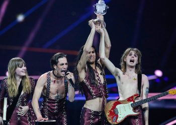 Солист победившей на «Евровидении» группы сдаст тест на наркотики