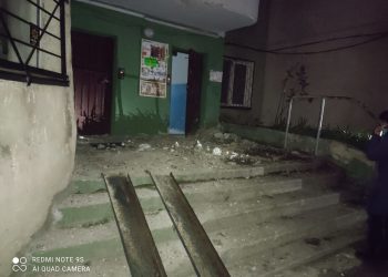 В столице с балкона дома упала бетонная плита: жильцы предупреждали ЖЭК