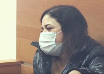 Tânăra din Comrat care și-ar fi ucis propria mamă, va compărea din nou pe banca acuzaților