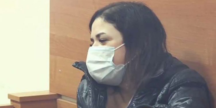 Tânăra din Comrat care și-ar fi ucis propria mamă, va compărea din nou pe banca acuzaților