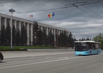 Cum arată Chișinăul de sărbători: Străzi pustii, piețe goale și minimum transport | VIDEO