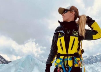 A cucerit Everestul! Olga Țapordei a devenit prima femeie din Moldova, care a urcat pe cel mai înalt punct al planetei