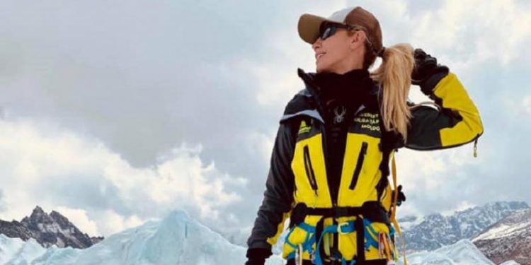 A cucerit Everestul! Olga Țapordei a devenit prima femeie din Moldova, care a urcat pe cel mai înalt punct al planetei