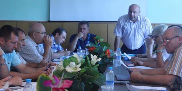 Bătaie la primăria din Vulcănești: Primarul, acuzat că a lovit două consiliere