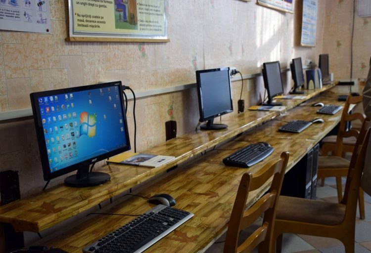 Команда Партии «ШОР» внедрила проект по цифровизации школ Оргеевского района | FOTO