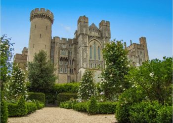 Jaf la un castel din Anglia. Obiectele furate, evaluate la peste 1 milion de lire sterline