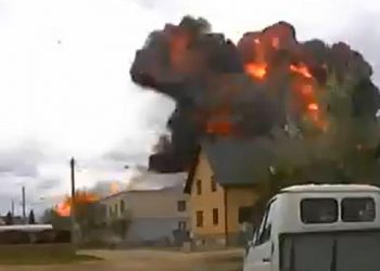 Un avion militar de antrenament s-a prăbușit, în Belarus. Momentul – surprins de o cameră video | VIDEO