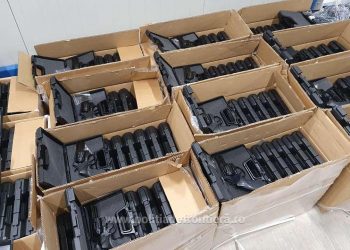 „Captură record” de arme de foc, la frontiera ucraino-română: Peste 2.800 de pistoale noi cu glonț | VIDEO