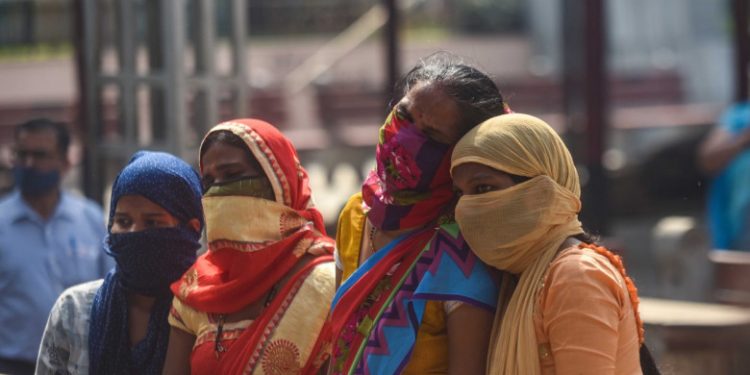 India a depășit 4.000 de morți de coronavirus pe zi și se află în cea mai gravă situație de la începutul pandemiei