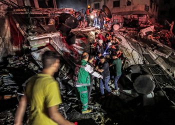 Încă o noapte de bombardamente. Zeci de raiduri israeliene în Fâșia Gaza | VIDEO