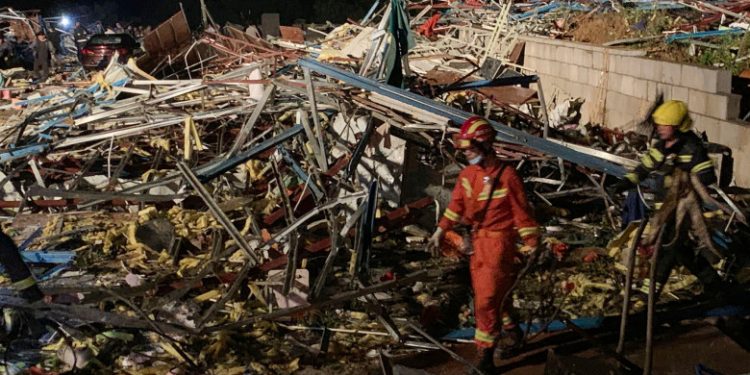 Cel puțin 10 morți și alte sute de răniți, după ce două tornade violente au lovit China