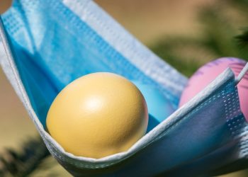 Al doilea Paște în pandemie: Spre deosebire de anul trecut, ortodocșii din întreaga lume au putut asista la slujbele religioase | VIDEO