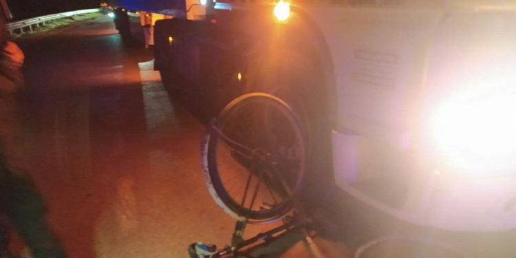 Accident grav în raionul Hâncești. Un biciclist a fost lovit de un autocamion