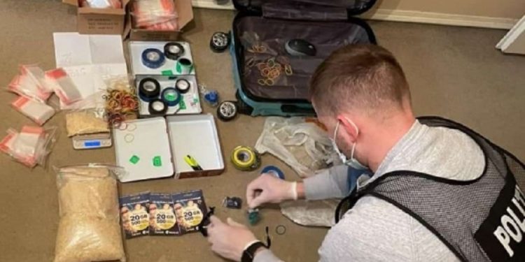 O nouă rețea de trafic de droguri, demascată. Narcoticele erau aduse prin contrabandă din Ucraina | VIDEO