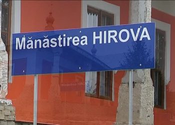 Amprentele istoriei, păstrate la Mănăstirea Hirova. Unele din chiliile acoperite cu stuf încă mai sunt locuite de slujitorii lăcașului sfânt | VIDEO