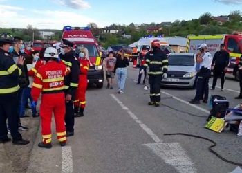 Accident grav în România: Un microbuz cu moldoveni a fost lovit de un TIR | VIDEO