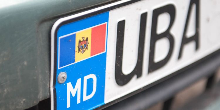 В Молдове с 1 июня подорожают автомобильные номера и ряд услуг